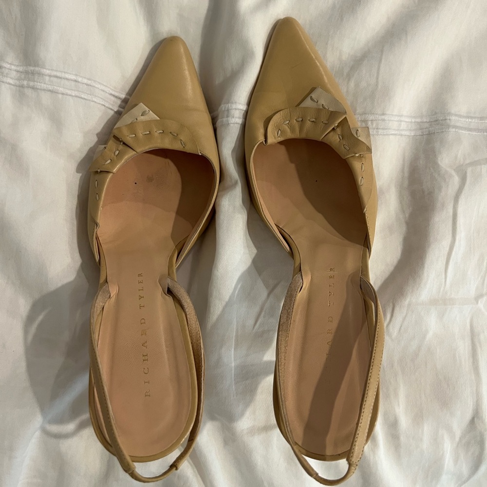 Richard tyler beige heels size 10 womens.